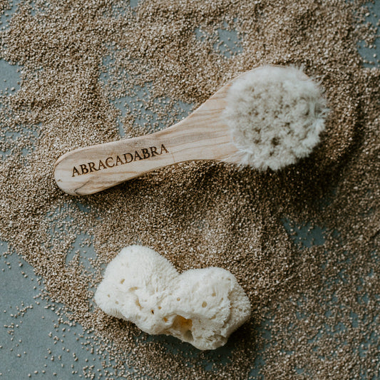 Spazzola Viso in Legno d’Ulivo “Abracadabra”