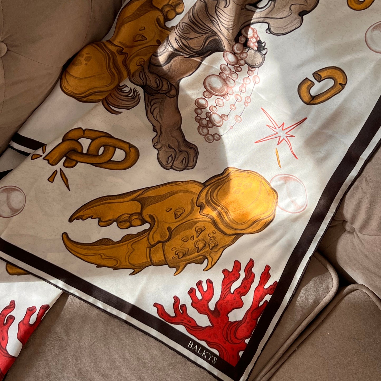 Foulard in seta – simboli di identità e trasformazione